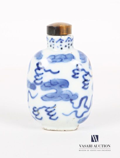 null CHINA

White porcelain snuffbox with blue monochrome decoration of a dog of...