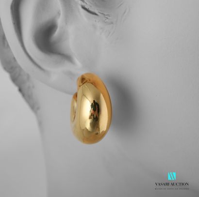 null Paire de boucles d'oreilles de forme bombée en or jaune 750 millièmes 

Poids...