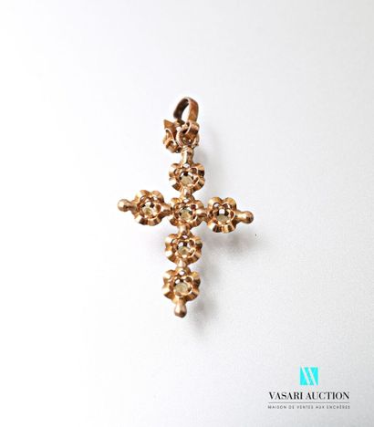 null Cross in yellow gold 750 thousandth set with seven half pearls 

Weight: 1,7...