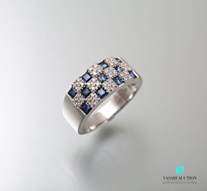 null Band ring in white gold 750 thousandths with checkerboard pattern set with sapphires...