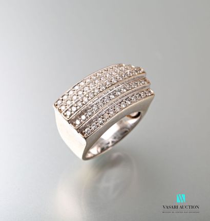 null Band ring in gold 750 thousandth paved with five rows of diamonds 

Gross weight...