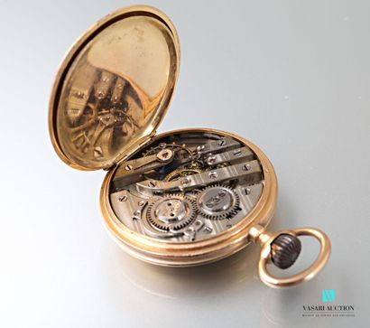 null Pocket watch in gold 750 thousandths, the protective case reveals a round dial...