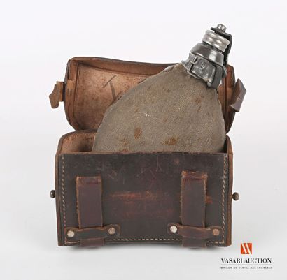 null German cartridge belt model 1895, brown leather, we join a German canister model...