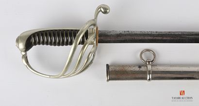null Infantry officer's saber model 1882, four-pronged nickel silver mount with long-tail...