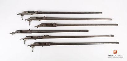 null Ensemble de six canons avec boitier de fusil réglementaires français type Chassepot...