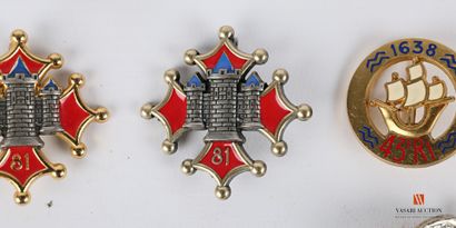 null Set of unit badges of the infantry and camps:, 3rd R.I. (2 examples), 21st R.I....