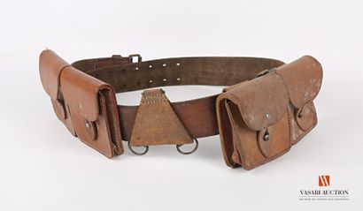 null Troop belt model 1903 with two cartridge belts Mle 45 and a triangle of brelage,...