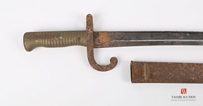 null Chassepot bayonet model 1886, yatagan blade, marked on the back of the Manufacture...
