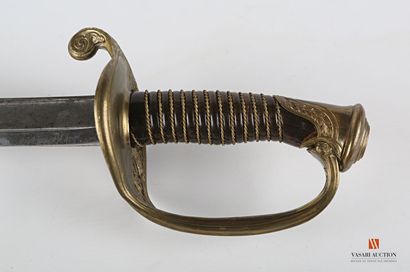 null Sabre d'officier d'infanterie modèle 1855, monture à une branche, plateau laiton...