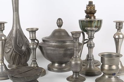 null Lot in pewter including a vase soliflore with corolla edge the body with decoration...