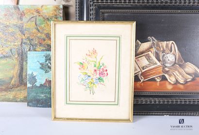 null Lot of framed pieces including: a pair of wooden and veneer frames with an oval...