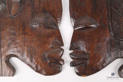 null ANCIENT AFRICA

Pair of carved wood sconces representing a couple with an anthropomorphic...