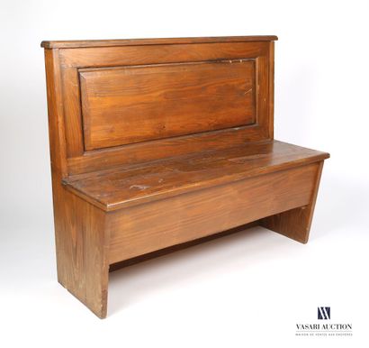 Bench-coffin in natural wood with molding,...