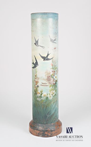 null Terracotta pipe decorated with birds in a lake landscape animated with fishermen...