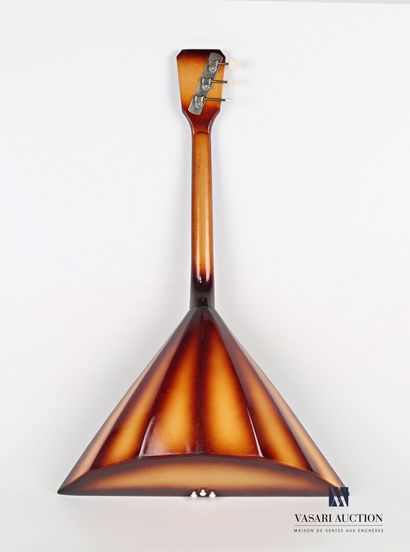 null Painted wooden balalaika, the body decorated with a sled pulled by horses.

(Wear)

Length...