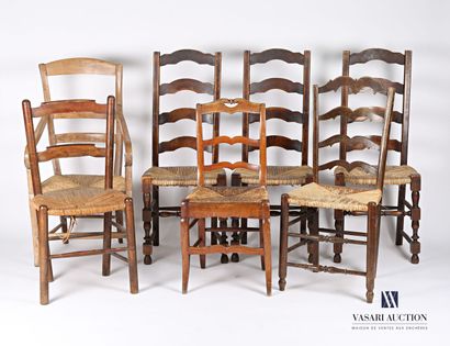 null Lot of seven mismatched chairs and an armchair in wood, the straight backs with...
