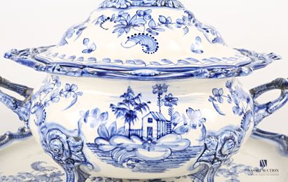 null Soup tureen and its dormant earthenware decorated with architectural landscapes...