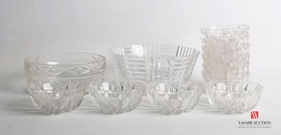 null Crystal set including a salad bowl decorated with vertical and horizontal ribs...