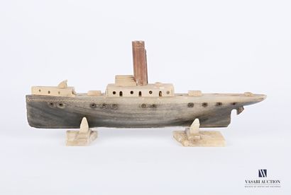 Model of an ocean liner in alabaster and...