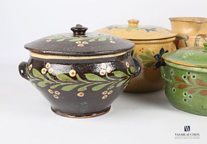 null Lot in stoneware and glazed terracotta including a set of three pieces such...