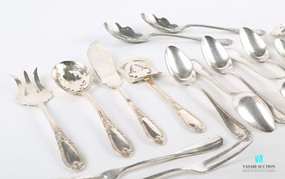 null Silvered metal lot including a condiment set with four pieces, the handles decorated...