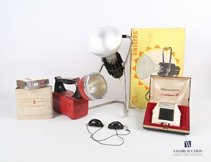 Set of accessories including a Philips ultraviolet...