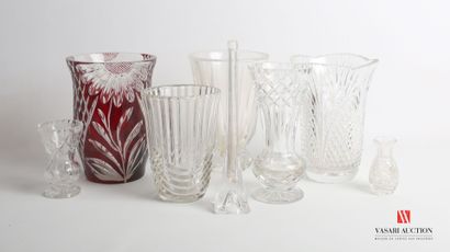 null Lot comprising eight crystal vases the first of baluster form with decoration...