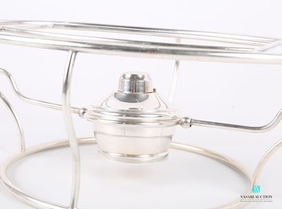  Flat heater in silver plated metal for oval dish, it rests on a round base supporting...