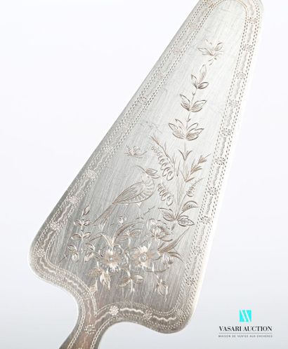 null Silver pie server, the handle filled with scrolls, waves and acanthus leaves,...