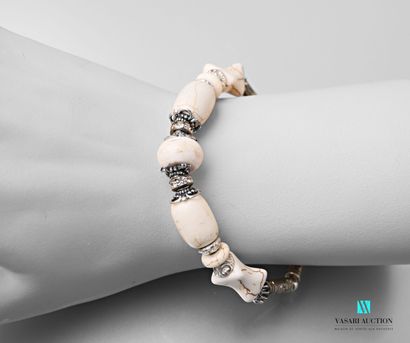 null Bracelet in the Mexican style, the clasp snap hook.

Length : 18,5 cm