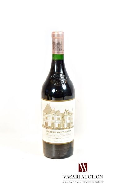 null 1 bouteille	Château HAUT BRION	Graves 1er GCC	2007

	Et. un peu tachée. N :...