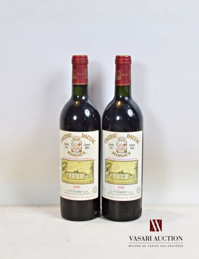 null 2 bouteilles	Château DAUZAC	Margaux GCC	1980

	Et.: 1 à peine tachée, 1 plus...
