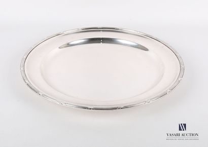 null Round and hollow dish in silver plated metal, the edge hemmed with nets and...