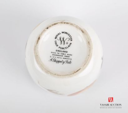 null ROYAL WORCESTER 

Pot à crème en porcelaine à décor imprimé sur la panse d'hérissons,...