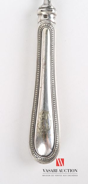null Paper cutter, the handle in silver plated metal is hemmed with a frieze of pearls...