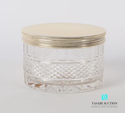 null Round crystal box decorated with a frieze of diamond points in its center encircled...