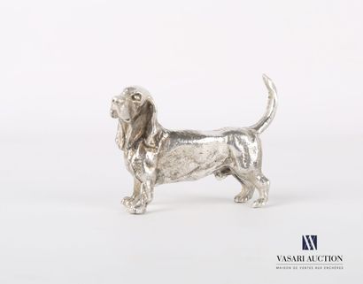 Silver subject representing a basset hound....