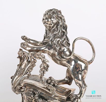 null Pair of silver plated bronze fronts featuring a lion, the front legs resting...