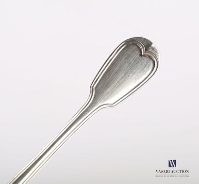 null Silver cream spoon, the handle decorated with nets presents a figure.

Weight...