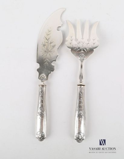 Fish serving utensil, the silver handle decorated...