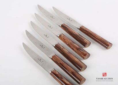null Suite of six steak knives, the handle in composition in the imitation of fossilized...