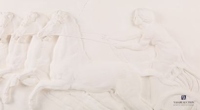 null Low relief in plaster representing a roman quadriga

XXth century - Italian...