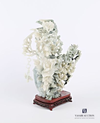 null CHINA

Covered vase in grey-white hard stone with round decoration of birds...