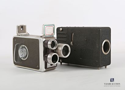 null Lot including a film projector brand OSEF model LUX 145, a camerao Brownie movie...