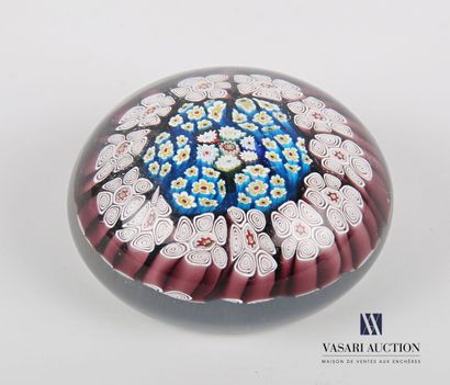 null Sulfuric ball in molded glass with millefiori decoration in the mauve and blue...