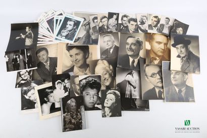null STUDIO HARCOURT 

Set of photographs and photographic cards mainly of actors,...