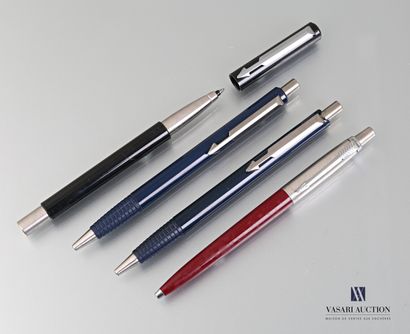null PARKER

Set of four pens in black, dark blue and red/steel

(wear of use)