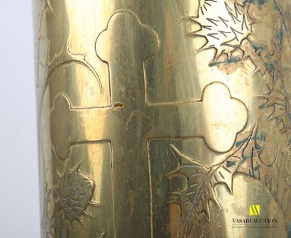 null Work of trench

Important brass vase with engraved decoration of a cross of...