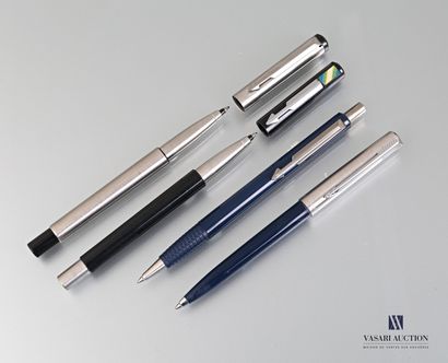 null PARKER

Set of four pens in black, dark blue, blue/steel and steel

(wear of...