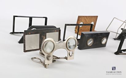 null Lot of six pocket stereoscopic glasses, two of which are UNIS France, one is...